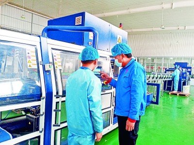 西藏：雪域高原繪出發(fā)展新畫(huà)卷