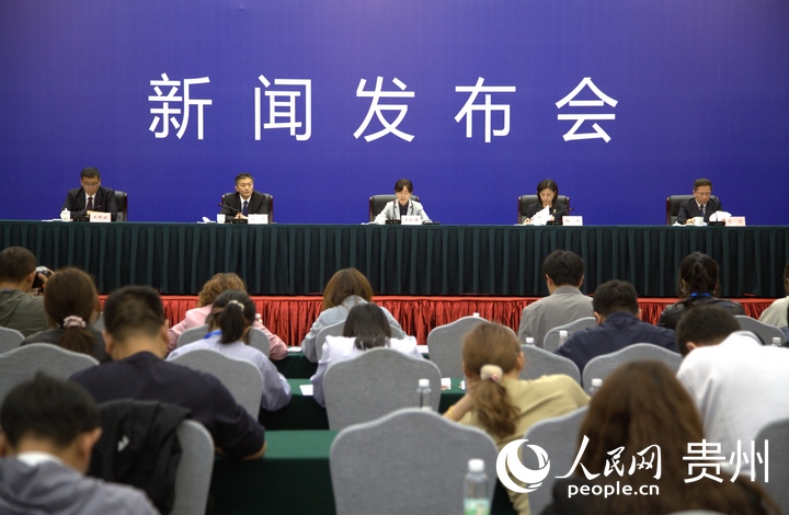 新聞發(fā)布會現(xiàn)場。人民網(wǎng) 龍章榆攝