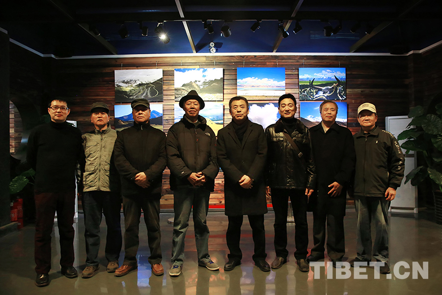《世界屋脊秘境阿里》攝影展在京開幕