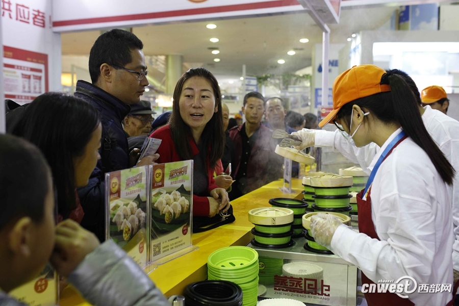 組圖：逛會忙！農(nóng)高會首日稀奇農(nóng)特產(chǎn)品引人關(guān)注