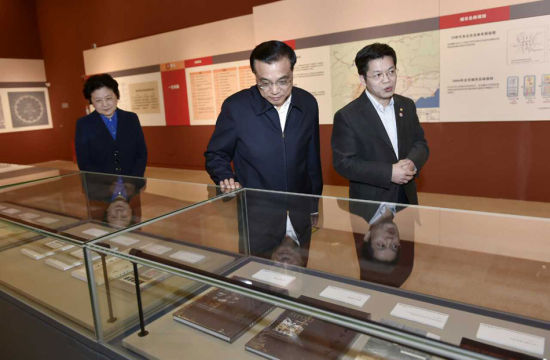 李克強(qiáng)鼓勵(lì)大學(xué)生：到西部施展專業(yè)才華