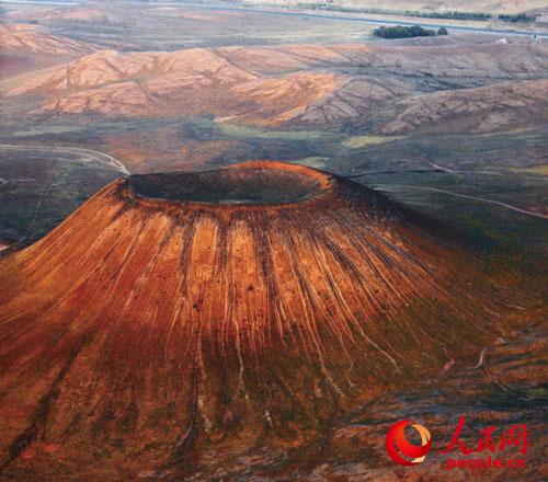 察哈爾秋天的火山